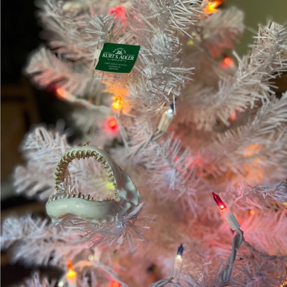Kurt Adler Shark Jaw Christmas
Ornament‼️FINAL SALE - Picture 2 of 6